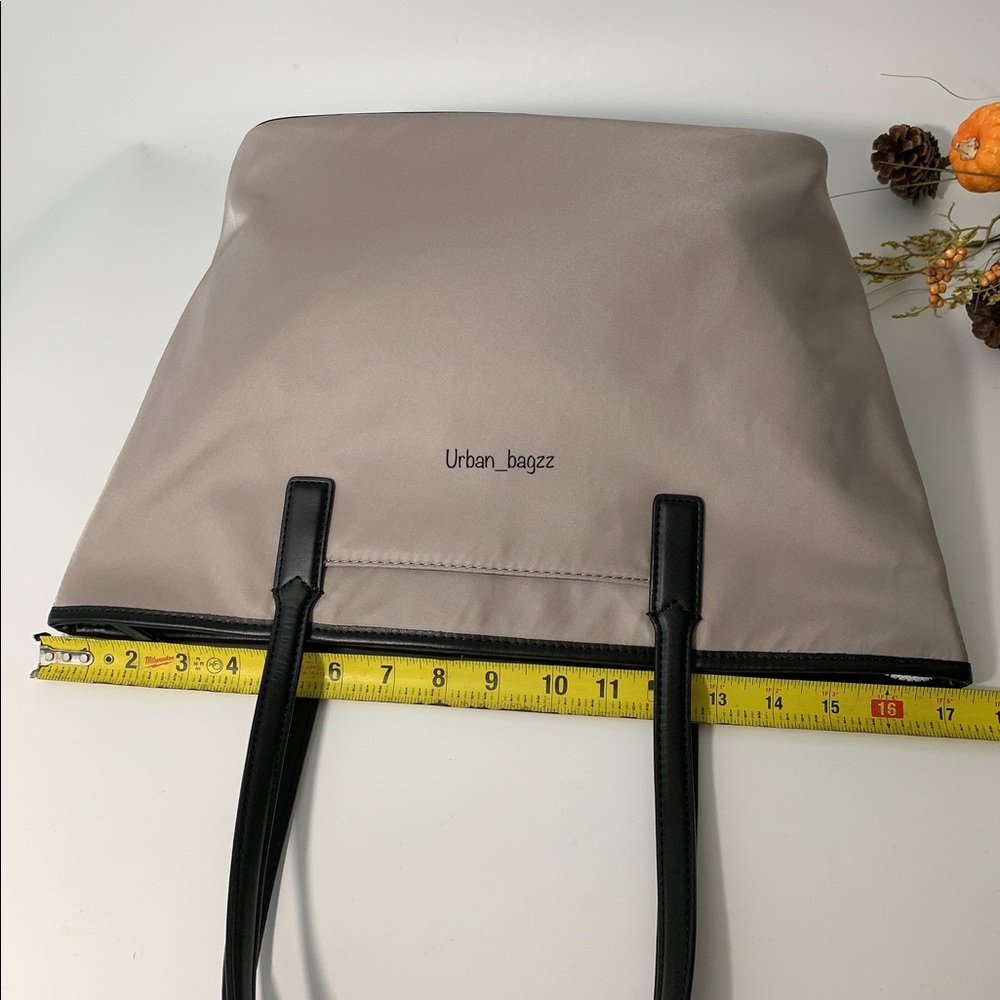Michael Kors Kenly Large Top Zip Tote - Picture 3 of 6